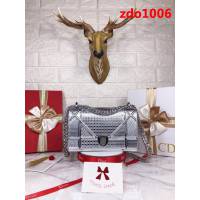 DIOR迪奧 藤格紋系列 原版皮 市場最火爆款 鏈條斜挎包  zdo1006