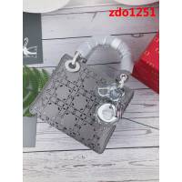 DIOR迪奧 燙鑽系列 菱格 Diorama翻蓋式小手提包 新潮時尚  zdo1251