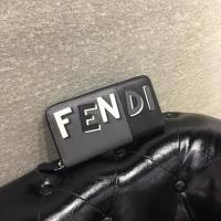 FENDI芬迪 小牛皮 手工縫製 多卡位 小怪獸潮人錢包  fd1151