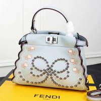 FENDI芬迪 New Fendi 18 秋冬走秀最新款 小型手提包 F0497012  fd1304