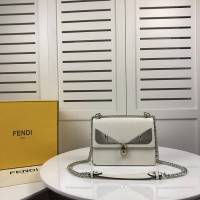 FENDI芬迪 新品小號 FEND時裝秀款 皮革手袋 斜挎手提包  fd1328