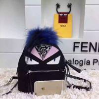 FENDI芬迪 黑色女款雙肩包 狐狸毛和山羊毛毛冠  fd1838