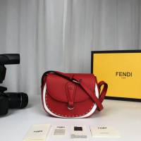 FENDI芬迪 原單爆款 休閒時尚 小斜挎馬鞍包  fd1874