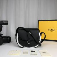 FENDI芬迪 原單爆款 休閒時尚 小斜挎馬鞍包  fd1876