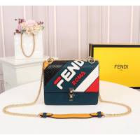 FENDI芬迪 小號 最新FENDI MANIA膠囊系列 撞色皮拼接裝飾 個性LOGO大印花 手提肩背包  fd1955