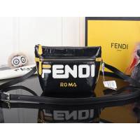 FENDI芬迪 新款 芬迪小斜小巧手袋 棕色FF主題圖案斜背包 7705  fd1993