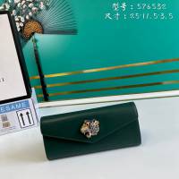 Gucci古馳包包 G家新款錢包 款號:576532 古奇綠色全皮女士翻蓋長錢包  gdj1273