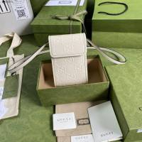 Gucci顶级男女包包 古驰GG压花翻盖手机包 Gucci单肩斜挎包 625571  gdj1675