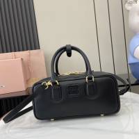 miumiu專櫃繆繆最新款Arcadie牛皮革中號保齡球手提包斜挎包 jh2318型號：5BB148