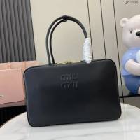 miumiu專櫃繆繆最新款原廠公事包Beau手袋手提包 jh2336型號：5bb117，5bb163