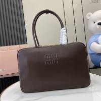 miumiu專櫃繆繆最新款原廠公事包Beau手袋手提包 jh2337型號：5bb117，5bb163