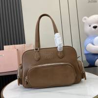 miumiu專櫃繆繆最新款Adventure Nappa羊皮革手提包單肩包 jh2338型號：5BB159