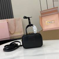 miumiu繆繆專櫃最新款迷你公事包單肩斜挎女包 jh2525型號：5NR036