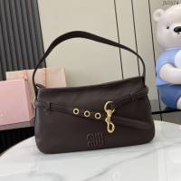 miumiu繆繆專櫃最新款爆款腋下中古包肩背女包 jh2574型號：5BC182