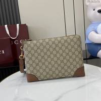Gucci專櫃古馳最新款Emblem系列男士單肩斜挎包 jh2575型號：821156