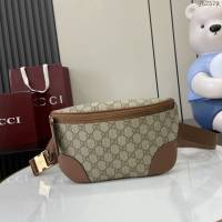 Gucci專櫃古馳最新款Emblem男士旅行系列斜挎包腰包 jh2579型號：821162
