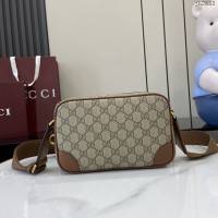 Gucci專櫃古馳最新款Emblem男士旅行系列斜挎包肩背包 jh2583型號：821216