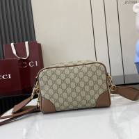 Gucci專櫃古馳最新款Emblem系列男士單肩斜挎包 jh2588型號：821155