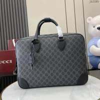Gucci專櫃古馳最新款Emblem系列男士手提公事包 jh2595型號：821149