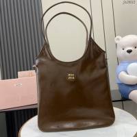 MIU MIU專櫃繆繆最新款Naplak漆面羊皮革托特包 jh2652型號：5BG231