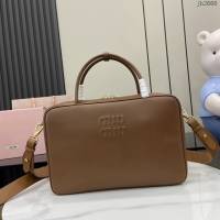 MIU MIU專櫃繆繆最新款二代肩帶款Beau手袋原廠皮手提公事包 jh2660型號：5BB117