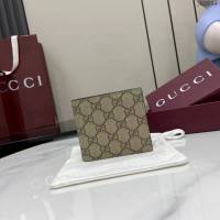 Gucci專櫃古馳最新款Emblem系列雙折錢包男士短夾錢包 jh2694型號：821200
