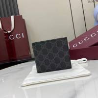 Gucci專櫃古馳最新款Emblem系列雙折錢包男士短夾錢包 jh2695型號：821200