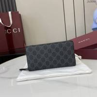 Gucci專櫃古馳最新款Emblem系列經典圖案全拉鏈錢包男士長錢夾 jh2699型號：821207