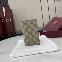 Gucci專櫃古馳最新款Emblem系列經典圖案錢包男士雙折卡片夾 jh2702型號：821209