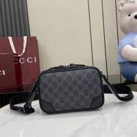 Gucci專櫃古馳最新款2025早春男士包袋系列單肩斜挎包 jh2800型號：821217