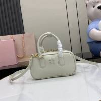 MIU MIU專櫃繆繆經典款迷你保齡球包Arcadie皮革迷你手袋 jh2839型號：5BP088