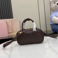 MIU MIU專櫃繆繆經典款迷你保齡球包Arcadie皮革迷你手袋 jh2840型號：5BP088