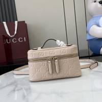 Gucci專櫃古馳最新款Emblem系列超迷你手袋手提化妝包 jh2846型號：815949