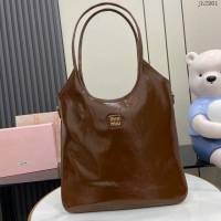 MIU MIU專櫃繆繆最新款Naplak油蠟漆皮革托特包 jh2901型號：5BG231