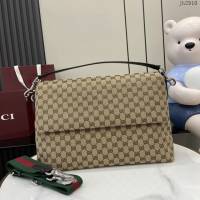 Gucci專櫃古馳2025春夏系列最新款男士手袋手提肩背包 jh2910型號：821616