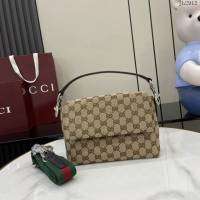 Gucci專櫃古馳2025春夏系列最新款男士手袋手提肩背包 jh2912型號：821617