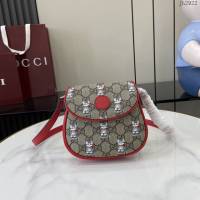 Gucci專櫃古馳2025早春兒童系列最新款動物印花下挎包 jh2922型號：814014
