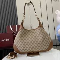 Gucci專櫃古馳最新款Body雙鎖扣肩背包 jh2932型號：834981