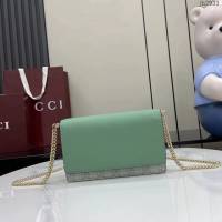 Gucci專櫃古馳最新款Emblem系列鏈式錢包小斜挎女包 jh2933型號：826720