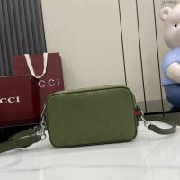 Gucci專櫃古馳最新款小號男士單肩斜挎包 jh2951型號：834802