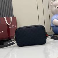 Gucci專櫃古馳最新款小號男士單肩斜挎包 jh2953型號：834802