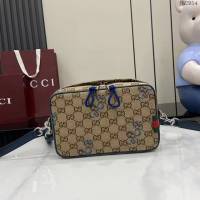 Gucci專櫃古馳最新款小號男士單肩斜挎包 jh2954型號：817771