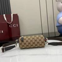 Gucci專櫃古馳最新款2025早秋系列男士包袋肩背包 jh2957型號：834269