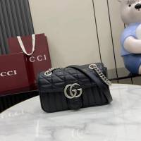 Gucci專櫃古馳最新款Marmont系列絎縫迷你手袋原廠皮鏈條女士挎包 jh2972型號：446744
