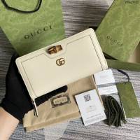 Gucci新款錢包 古馳竹子設計拉鏈女錢包 Gucci全皮純色長錢包 658634  ydg3021
