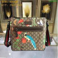 GUCCI 古馳男包 新款 406408 pvc刺繡 花鳥圖案 高級人造革 Gucci男士單肩斜挎包