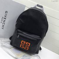 GlVENCHY紀梵希 雙肩包 頭層牛皮 原版亞銀五金 休閒背包 潮人必備款  tsg1087