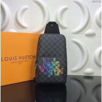 LV包 LV黑格腰包 N41719絲印 彩虹字絲印字母 LV男胸包 LV男挎包  ydh3149