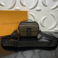 LV專櫃新款男包 路易威登S Lock郵差包 M45806 啞光黑金屬 LV男士單肩斜挎包  ydh4233