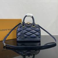 LV路易威登2023专柜新款M23666 M24456 Nicolas Ghesquière路易威登经典菱形绗缝图案贝壳包 ydh5406